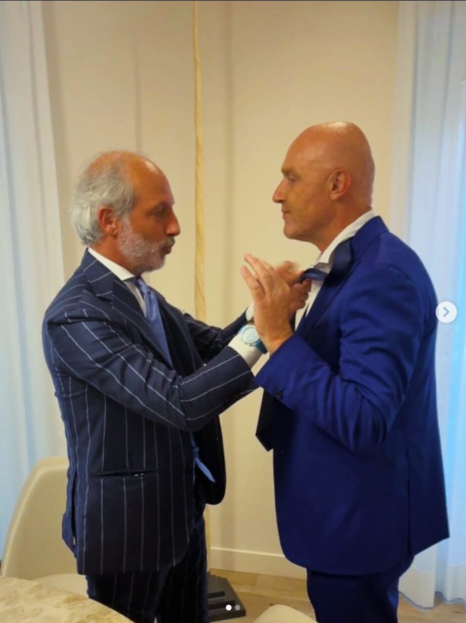 Prova sartoriale per un cliente dello spettacolo